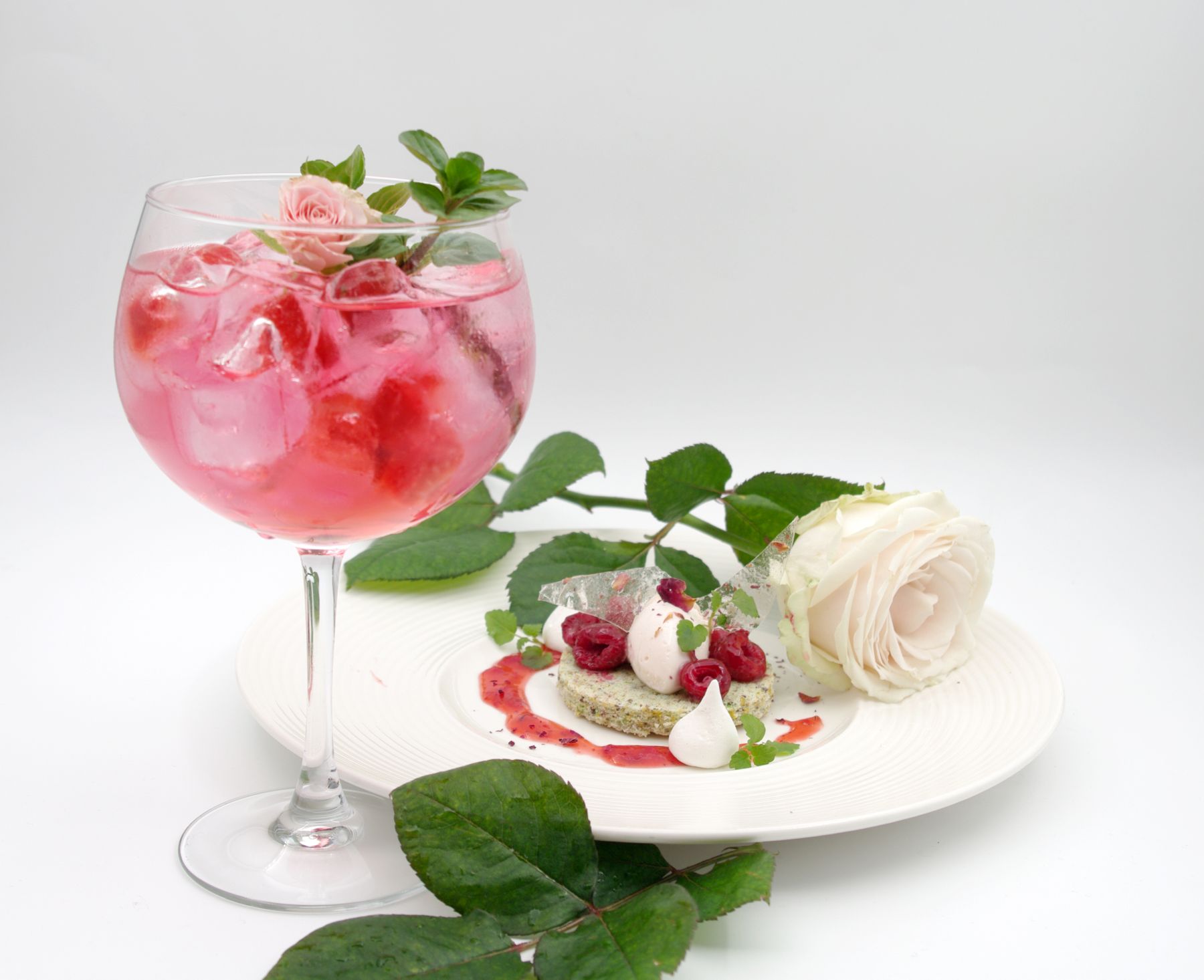 gin tonic e dolce alle rose gloria