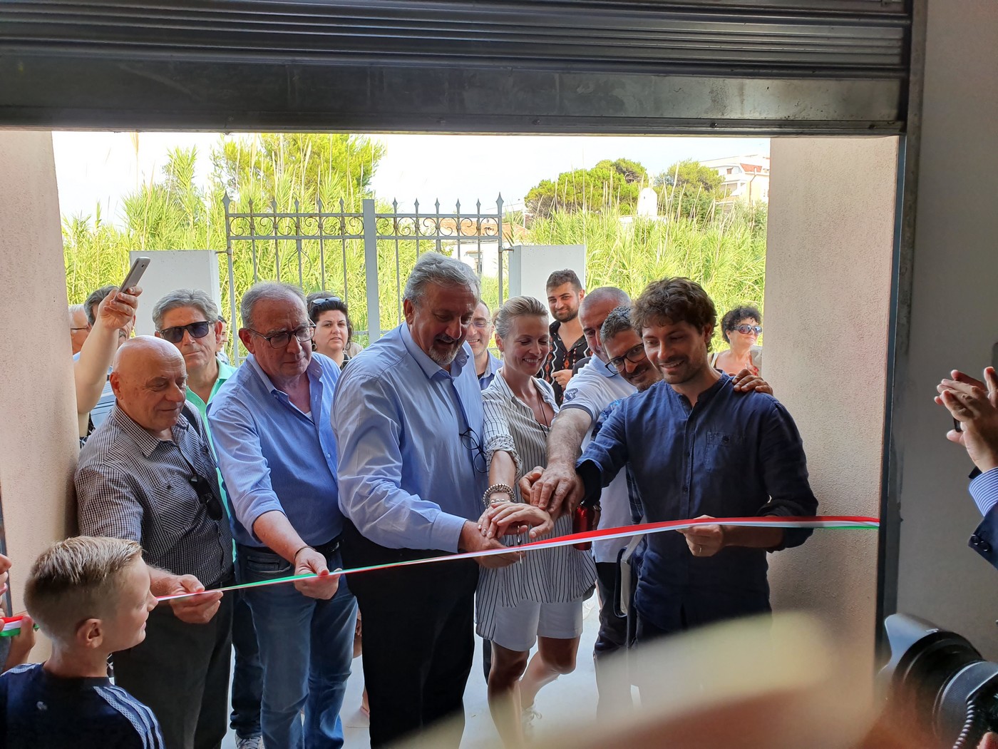 Taglio del nastro dell'allevamento di ostriche San Michele nel Gargano