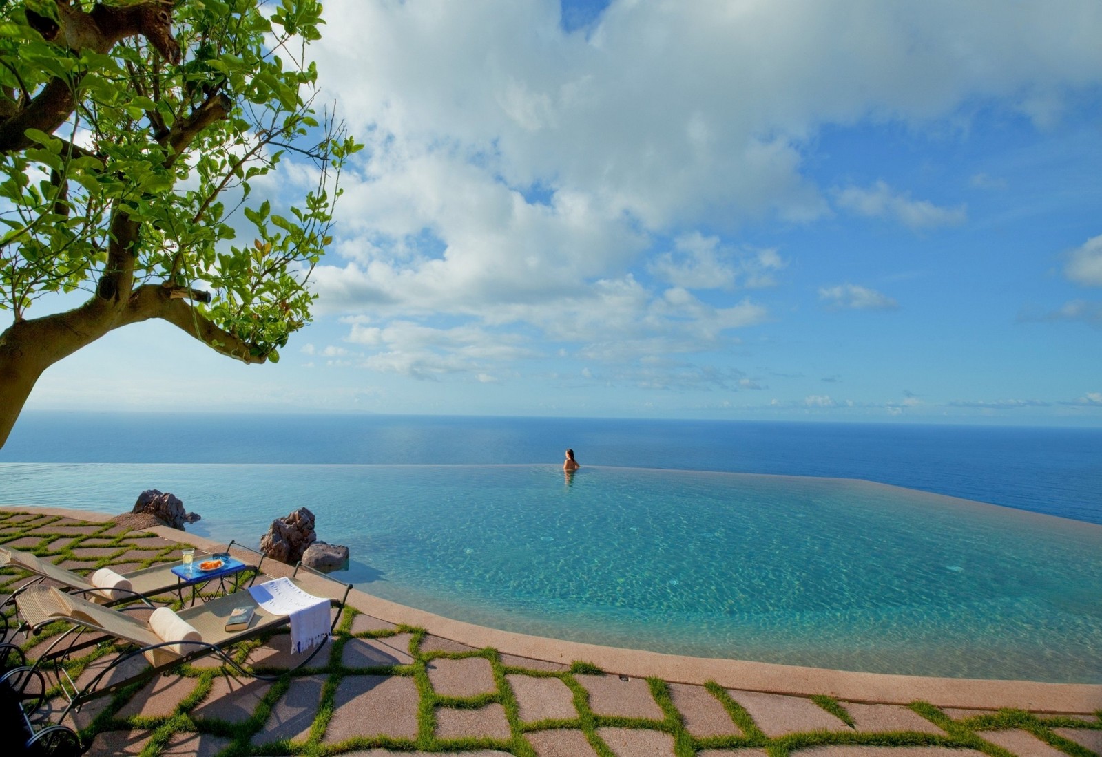 monastero santa rosa piscina sfioro