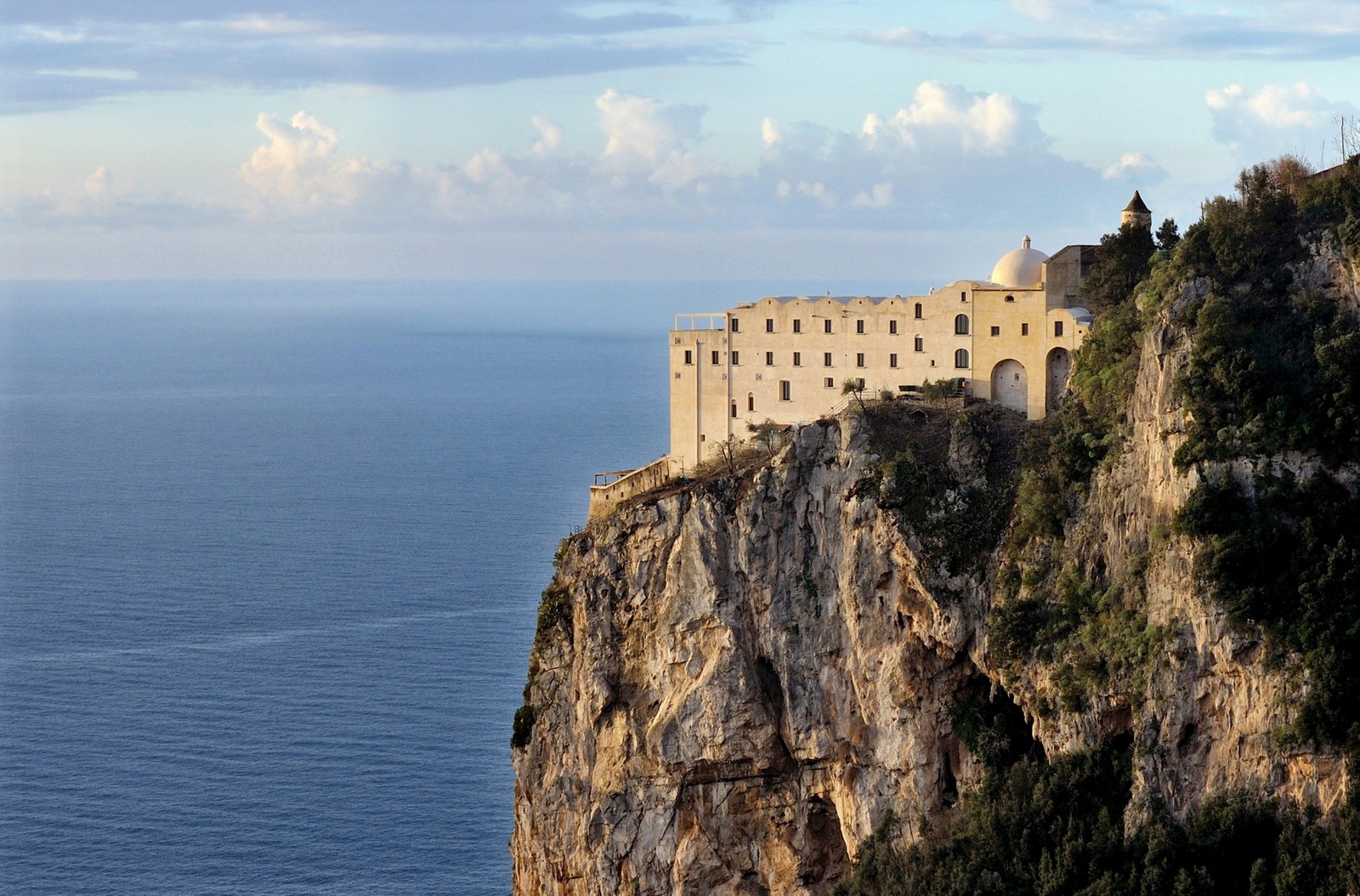 monastero santa rosa resort