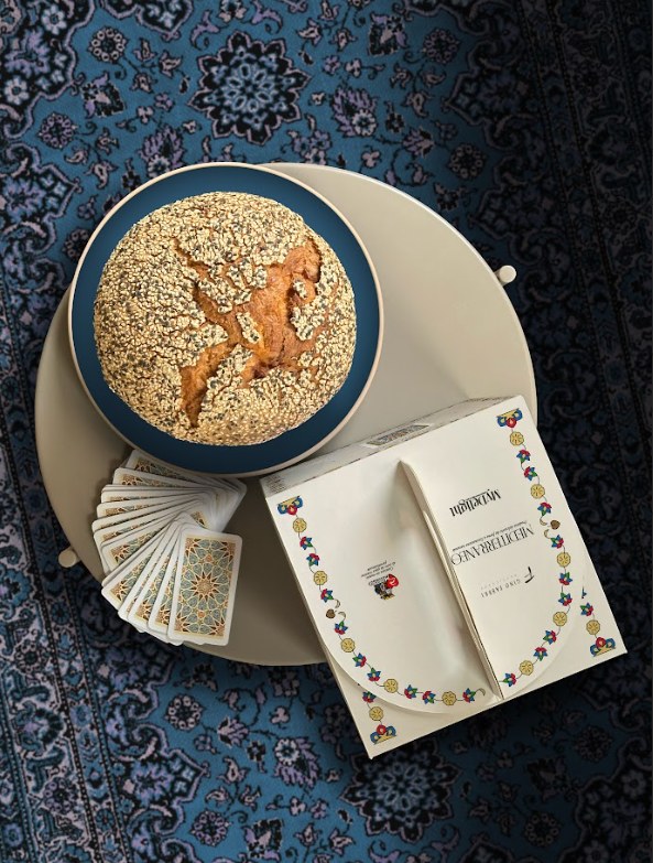 panettone con carte da gioco