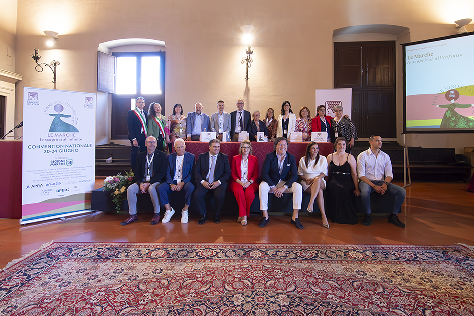 le donne del vino a Pesaro. Convegno enoturismo