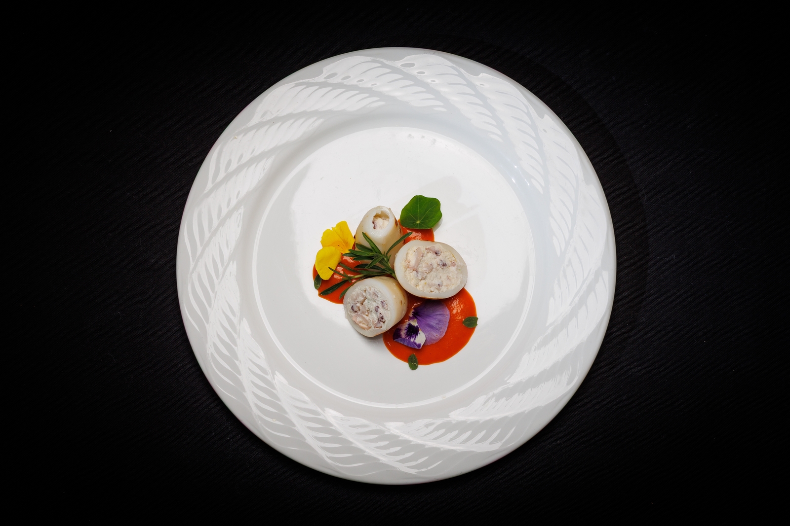calamaro ripieno del ristorante toscano crudo di mare